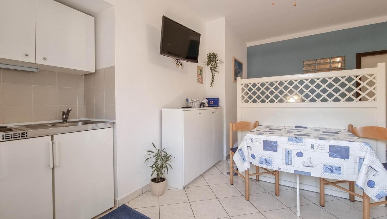 Alma One Apartman Novigrad Istria Kültér fotó